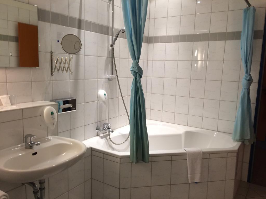 Tryp By Wyndham Kassel City Centre Habitación foto